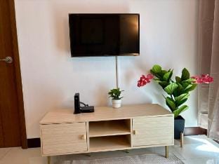 Warm & Minimalist 1BR at Two Palm, Newport, T3 Vacation rental in Pasay