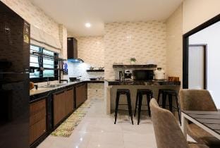 3BR Pool Villa I Bangtao Beach & Laguna Vacation rental in Choeng Thale