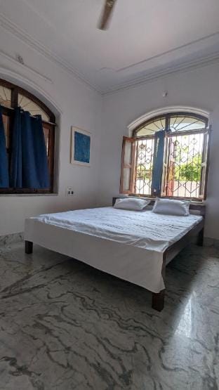 Family Suite with Two Bedrooms and Shared Bathroom Vacation rental in India