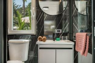 Apple House, Sea & Breakfast Bangtao Vacation rental in Choeng Thale