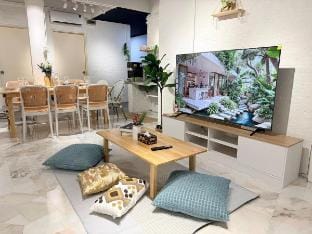 NEW!18Pax PJ Landed 6BRHome w 6 En-Suite Bathrooms Vacation rental in Petaling Jaya