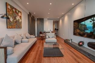 5-star hotel apartment, West Lake view, top notch Vacation rental in Hanoi