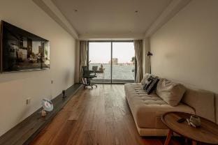 Lake view apartment, European furniture, 5-star value Vacation rental in Hanoi