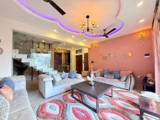 Modern Mirage 4BHK Stunning Luxury Spacez Villa Vacation rental in Bengaluru