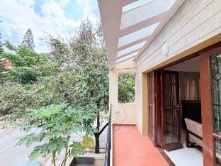 Mosaic Manor 5 BHK Elegant Spacez Luxury Villa Vacation rental in Bengaluru