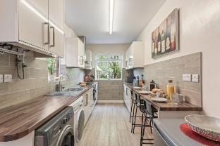 3bd l FREE Parking l Near M1 & J21 & City Centre Vacation rental in Leicester