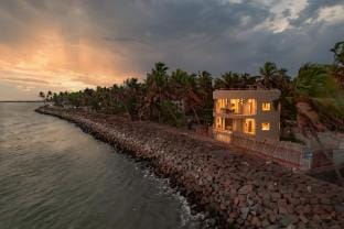 Luxury Beach villa in Kochi Vacation rental in Vypin