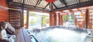 Charming Retreat at Famous Palm Beach Outdoor Spa till 8 Walk to Ocean beach Vacation rental in Pittwater Council