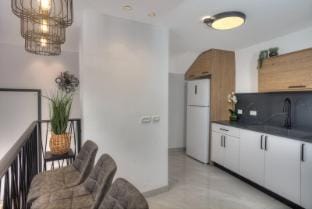 Pe'er - Luxury Family Suite in the Old City Vacation rental in North District