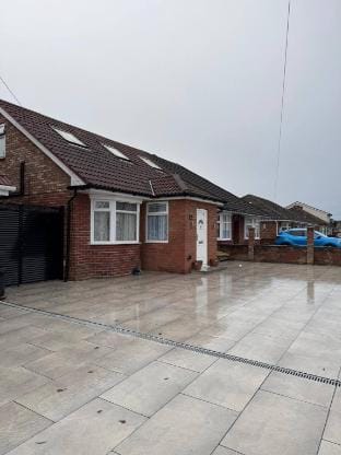 Spacious 4-Bedroom Home in Ashford, Kent - Perfect for Families and Groups Vacation rental in Ashford