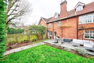 Beautiful 3-Bed Home Close to Stansted Airport Vacation rental in East Hertfordshire District