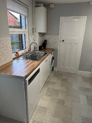 3 Bed Chill Glouc Free Parking Vacation rental in Gloucester