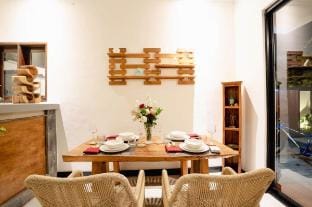 8 Mins to the beach | Sanur tropical villa Vacation rental in Denpasar