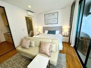 Beachfront Rawai rooftop pool Proud Apartment 6910 Vacation rental in Rawai