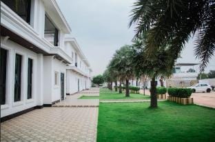 1-2 | 3 Bedroom Pool Villa Vacation rental in Vientiane