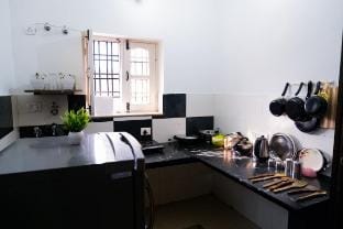 Lakeview 1BHK • 2 King Beds • Kitchen & Balcony Vacation rental in Dehradun