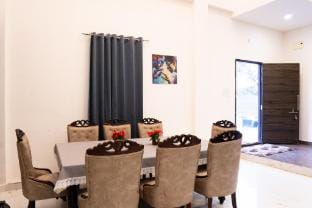 Berlin Villa 6BR Farm Private Pool by Homeyhuts Vacation rental in Hyderabad