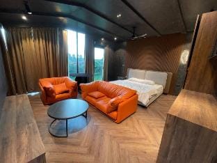 Pezo5|Premium Cabin|Jacuzzi|Hyderabad by Homeyhuts Vacation rental in Hyderabad