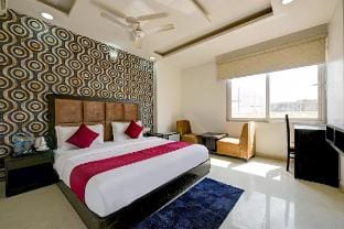 Bellwood Premium Studio Apartment Near Cyber City Vacation rental in New Delhi