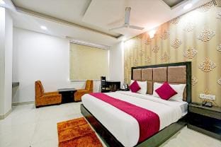 Bellwood Premium Studio Apartment Near Cyber City Vacation rental in New Delhi