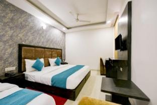 Luxury Studio Apartment Near IGI Airport T3&T2 Vacation rental in New Delhi
