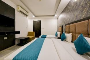 Luxury Studio Apartment Near IGI Airport T3&T2 Vacation rental in New Delhi