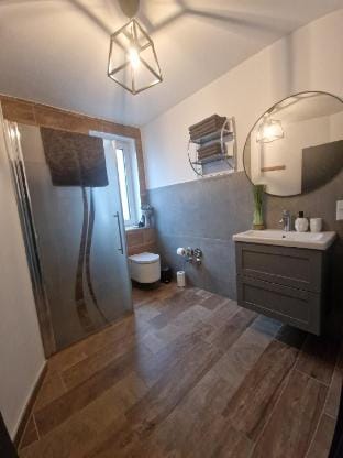 Moderne Ferienwohnung mit Balkon , Parkplatz  Vacation rental in Bremen