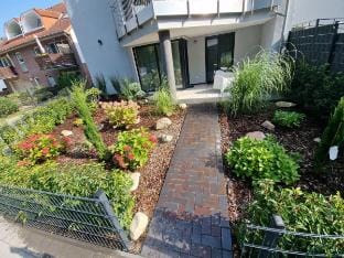Schicke Ferienwohnung mit Terrasse und Parkplatz  Vacation rental in Bremen