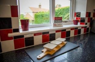 Oak House - sleeps 10 with games room Vacation rental in Reighton