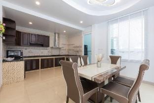 Oak Tree Pool Villa Vacation rental in Patong