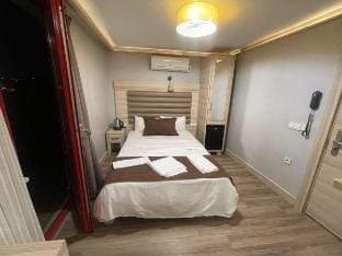 Studio two person, with terrace601 Vacation rental in Istanbul