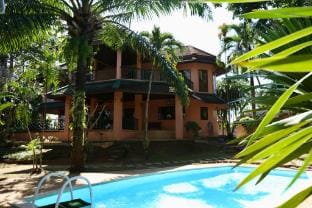 Natural Hillside Pool Phana House Vacation rental in Chalong