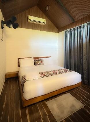 Calisto Resorts
A serene escape by the flowing H2O Vacation rental in Kerala