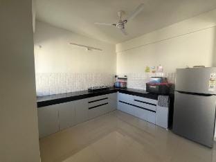Apartment Nr Highway for 8+ groups budget friendly Vacation rental in Maharashtra