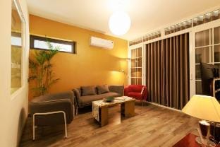 2BR•3 Beds•Free Airport Pickup•300m to Opera House Vacation rental in Hanoi