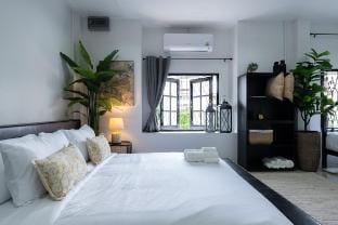 Aphrodite & Venus Resort *14 Bedrooms *Daily Maid Vacation rental in Chiang Mai