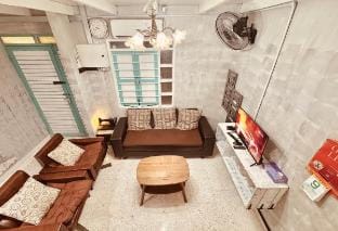 IPOH Campus VIVA (5-10pax) rugged.rare  Vacation rental in Ipoh