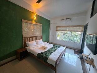 Palmera By GoHolidays -Luxury 5BHK Pool Villa Vacation rental in India