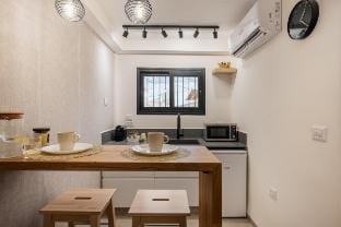 city center apartment by Baraca boutique Vacation rental in Jerusalem