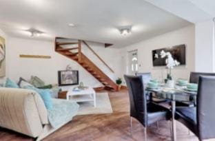 Stylish 2-Bed Home Near Brentwood High Street Vacation rental in Brentwood