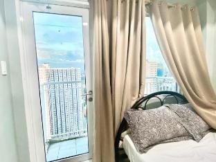 Two-Bedroom in Grass Residences SM North EDSA Vacation rental in Quezon City