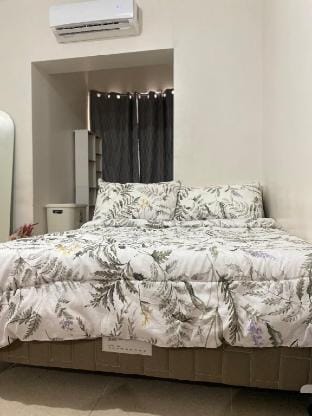 Affordable Sleepover Room in Tomas Morato -2ndroom Vacation rental in Quezon City