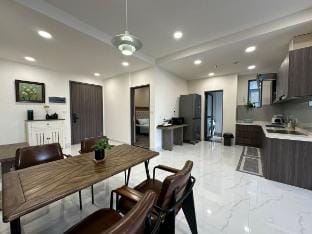 3-bedroom luxury apartment, near the airport, Celadon Vacation rental in Ho Chi Minh City