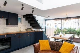 Stylish Cambridge 1-bed Home with free parking Vacation rental in Cambridge