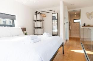 Stylish Cambridge 1-bed Home with free parking Vacation rental in Cambridge