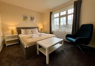 Central Apartment: Free Parking with EV Charger Vacation rental in Cambridge