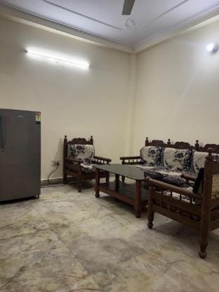 Varnika’s Home Stay Chattarpur Day/Night/Monthly Vacation rental in New Delhi