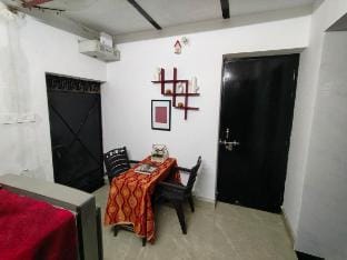 Aashateet- a minimalist Home Vacation rental in Varanasi