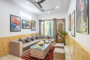 Independent 7BHK | Cool breeze Location | Wifi | Vacation rental in Himachal Pradesh