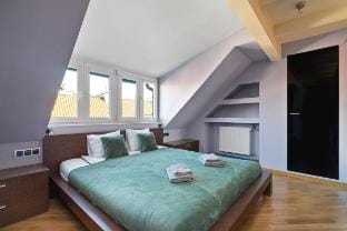 Elegant & Stylish 3-Floor Apartment Vacation rental in Warsaw